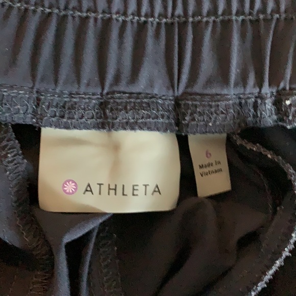 Athleta crop great used condition- size 6 - Picture 4 of 4